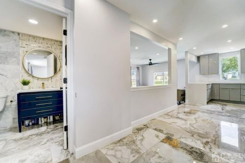 26 Sturbridge Dr, Piscataway NJ  08854-5137 exterior