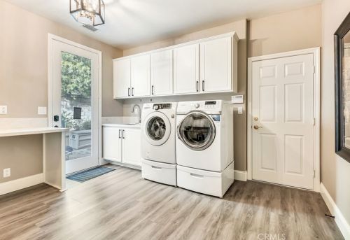8208 Bailey Way, Anaheim CA  92808-2532 exterior