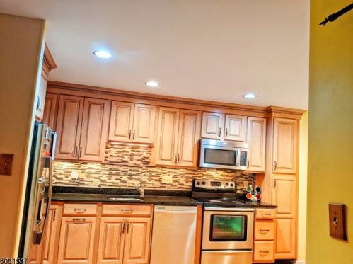 262 Hedgerow Rd, Bridgewater, NJ 08807-2085