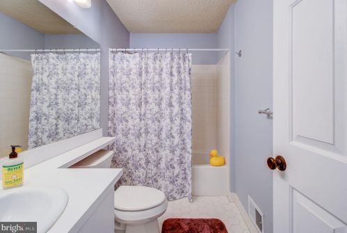 53 Voscek Ct, Trenton NJ 08648-2648 exterior