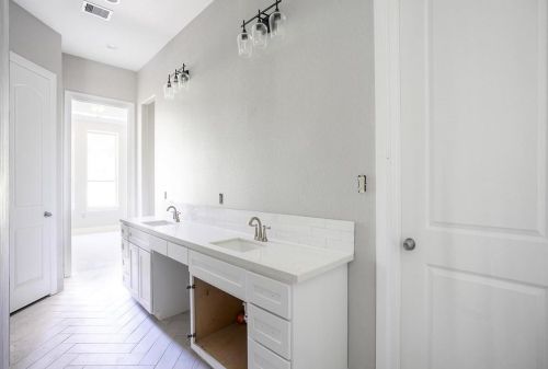 21611 Chenango Lake Dr, Angleton TX 77515-6664 exterior