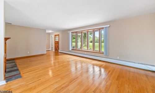 31 Clearview Dr, Dover, NJ 07869-1304