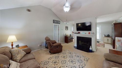 1070 Hunter Trl, Bogart, GA 30622-1550