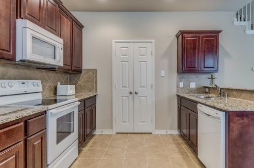 3649 Vienna St, Irving TX 75038-8461 exterior