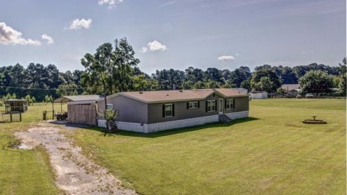 1307 Highway 958, Slaughter LA  70777-4221 exterior