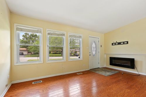 847 Central Ave, Matteson, IL 60443-1544