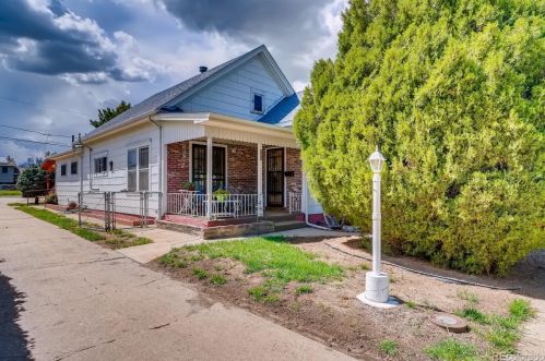 111 Meade St, Denver CO  80219-1937 exterior
