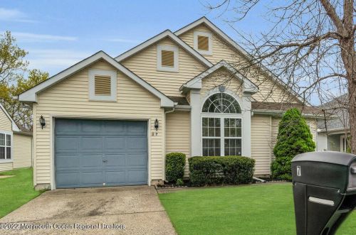 7 Eaton Ct, Jackson Twp, NJ 08527-3936