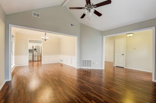 1422 Mapleview Dr, Carrollton TX 75007-6019 exterior