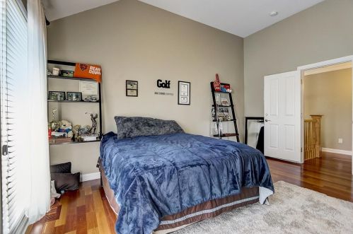 6919 Fieldstone Dr, Willowbrook IL  60527-5295 exterior