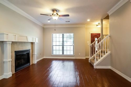 612 Spruce Dr, Conroe TX  77302-1188 exterior