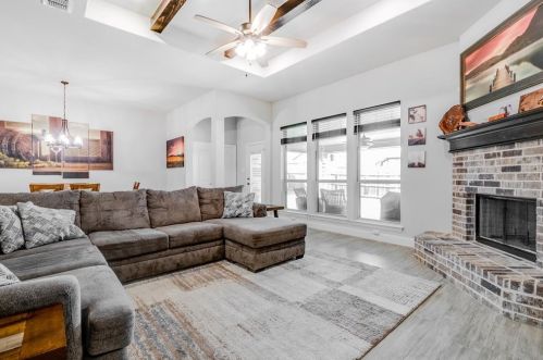 632 Mcneill, Fort Worth TX  76148 exterior