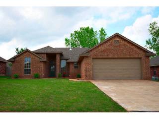 404 Plantation Ter, Mustang, OK 73064-4933