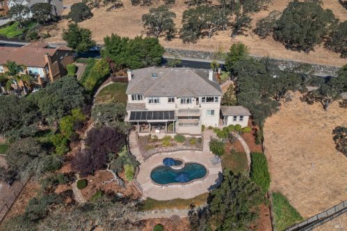 857 Bridle Ridge Dr, Fairfield, CA 94534-6748