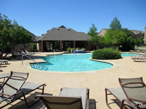 7824 Fox Horn Dr, Irving TX  75063-3507 exterior