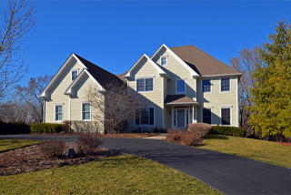 190 Wood St, Hoffman Estates IL  60010-5874 exterior