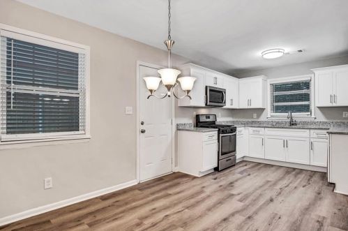 3197 Cloverhurst Dr, Atlanta GA  30344-4568 exterior