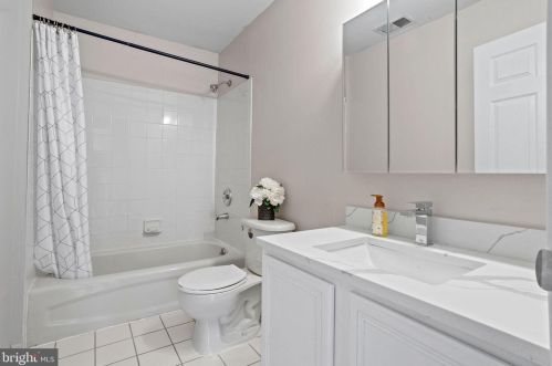 23 Grant Way, Princeton NJ  08540-1667 exterior