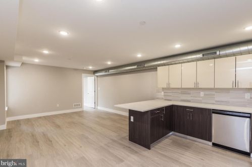 1724 Marshall St, Philadelphia, PA 19122-2924