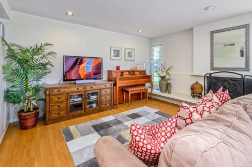 723 Westwood Pl, Anaheim, CA 92805-2432