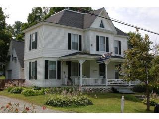 32 Myrtle St, Carroll, NH 03598-3106
