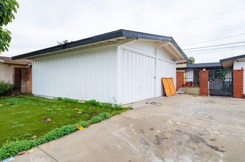 529 Dorchester St, Anaheim CA  92805-4920 exterior