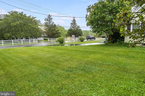 9324 Burke Rd, Springfield VA  22015-3373 exterior