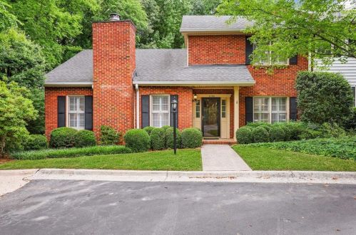 2186 Bohler Rd, Atlanta, GA 30327-1136