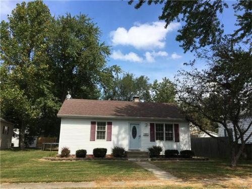 517 Winter Ave, Ayers, IL 62246-1630