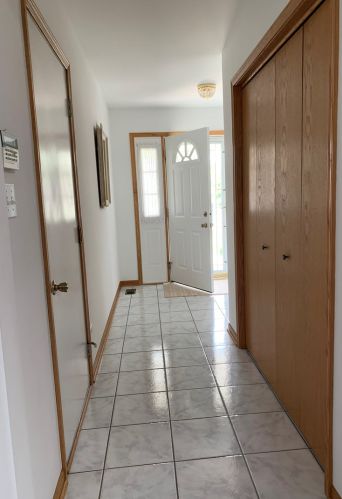1 Richton Rd, Crete, IL 60417-1916