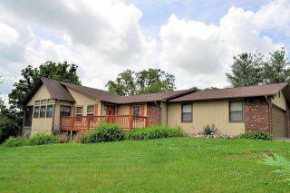 420 Mckinney Dr, Pigeon Forge, TN 37876-6253