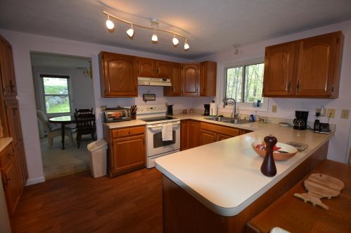 3 Scottsdale Dr, Hudson, NH 03051-3746
