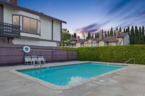 9002 Stacie Ln, Anaheim, CA 92804-6320