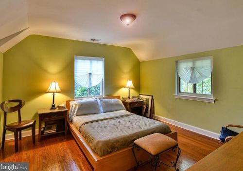 621 Greenbrier Dr, Silver Spring MD 20910-4230 exterior