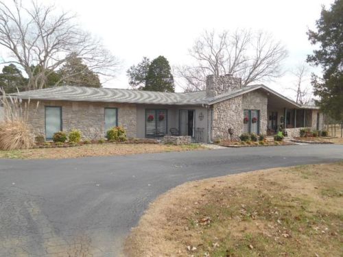 523 Crowell Ln, Lebanon, TN 37087-8376