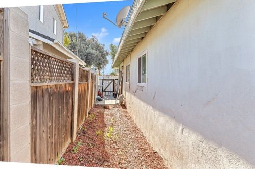 3159 Dolores St, Riverside CA  92504-4505 exterior
