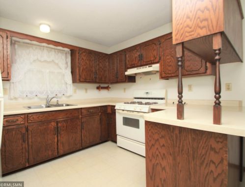 938 36th Ave, Saint Cloud, MN 56303-2141