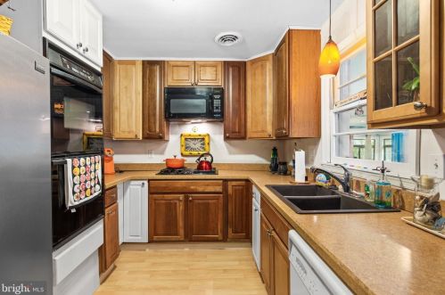5 Poland St, Montross, VA 22520-2054