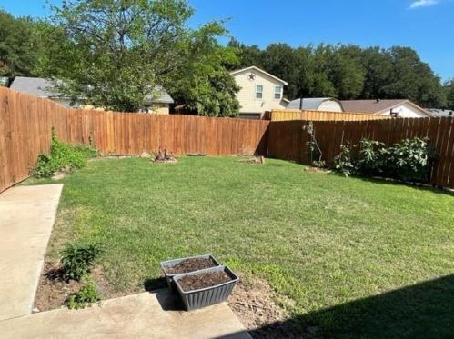 6318 Mc Cartney Ln, Garland TX 75043-5935 exterior