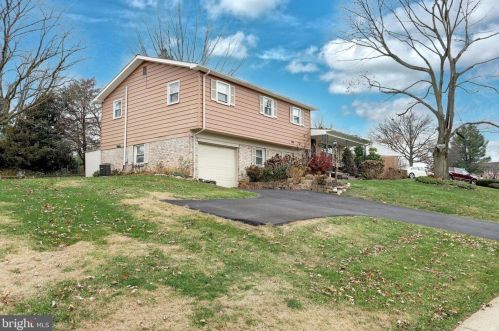 3370 Edenbridge Rd, York, PA 17402-4215