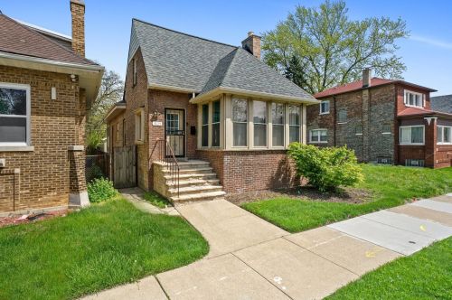 8129 Avalon Ave, Chicago, IL 60619-4523