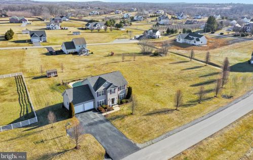 67 Tinning Ct, Hedgesville WV 25427-7367 exterior