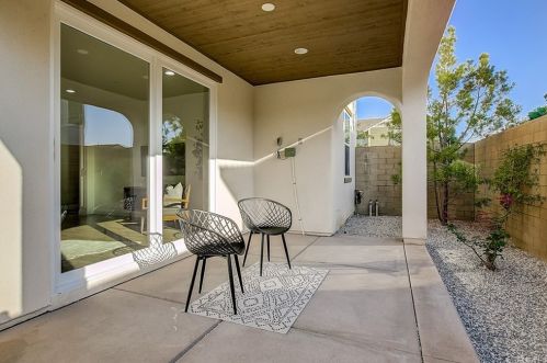 225 Wicker, Irvine CA  92618-1170 exterior