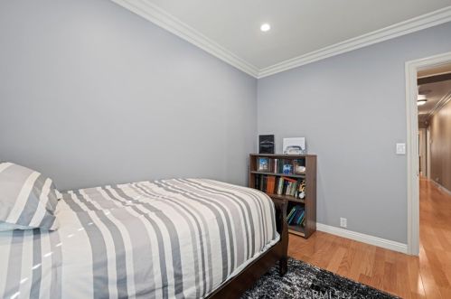 1215 Cordova Ave, Glendale CA  91207-1734 exterior