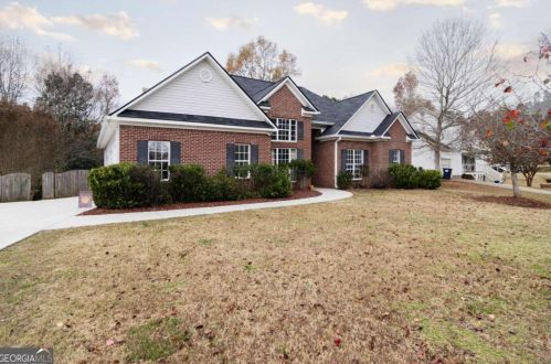 211 Emerald Pointe Dr, Carrollton, GA 30116-9408