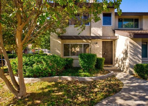 2205 Cahuilla St, Colton, CA 92324-4752