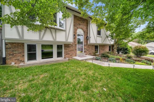 1913 Queensguard Rd, Silver Spring, MD 20906-2030