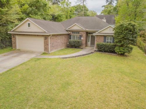 11 Cole Brook Ln, Conroe, TX 77304-1113