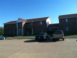 200 Sunset St, Log Cabin, TX 75148-9689