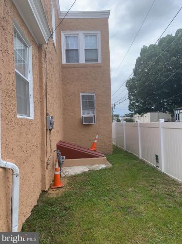 53 28th St, Camden, NJ 08105-2244